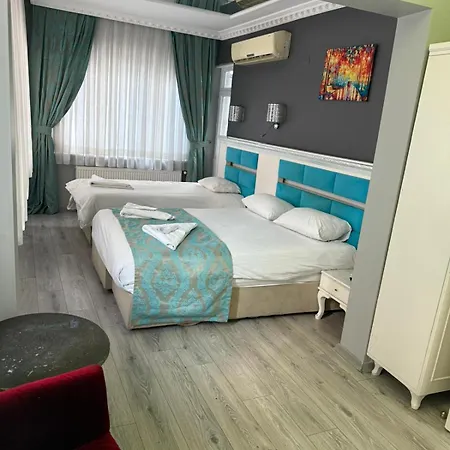 Holiday Suit Lejlighedshotel 4*