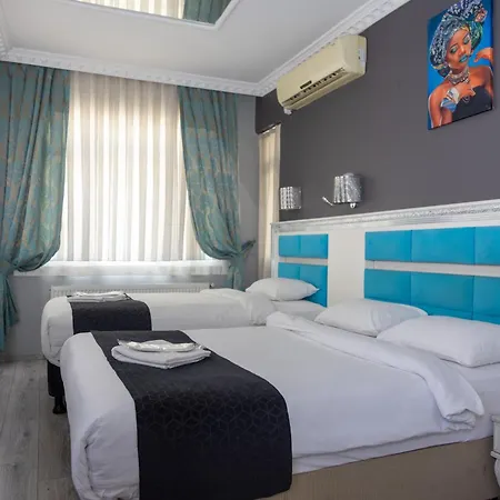 Lejlighedshotel Holiday Suit 4*