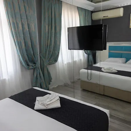 Lejlighedshotel Holiday Suit 4*