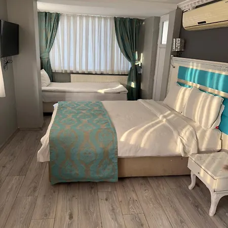 Apartmanhotel Holiday Suit 4*