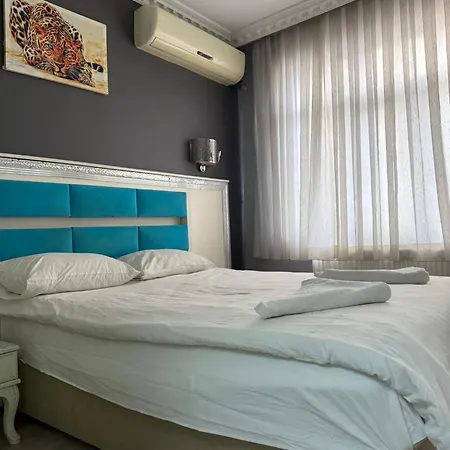 Holiday Suit Apartmanhotel