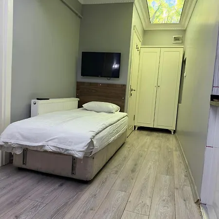 Apartmanhotel Holiday Suit 3*