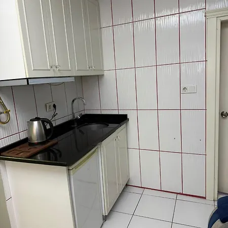 Holiday Suit Aparthotel Istanboel