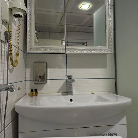 Holiday Suit Apartmanhotel