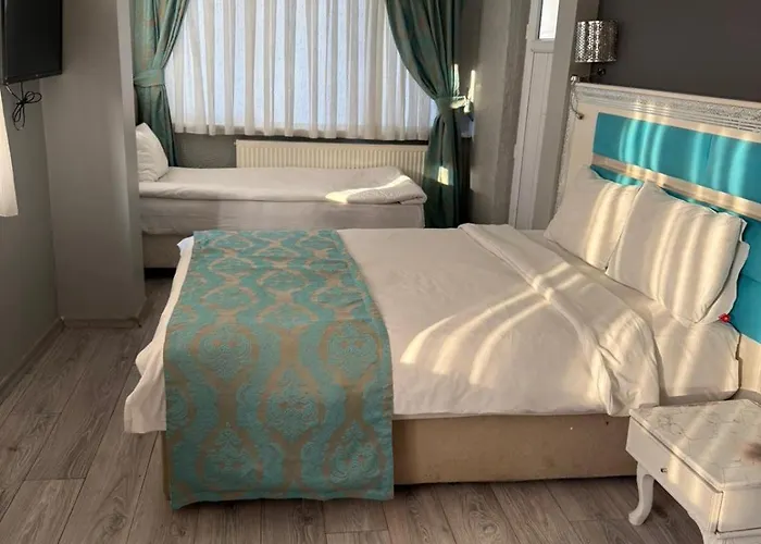 Апарт-отель Holiday Suit 4*