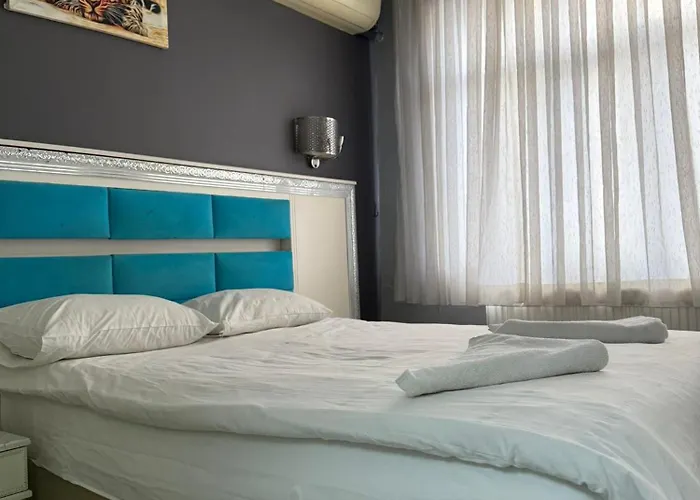 Holiday Suit Апарт-отель