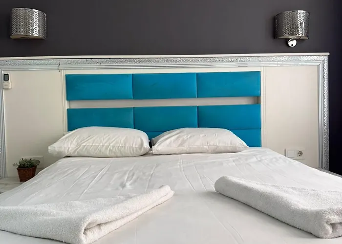 Апарт-отель Holiday Suit